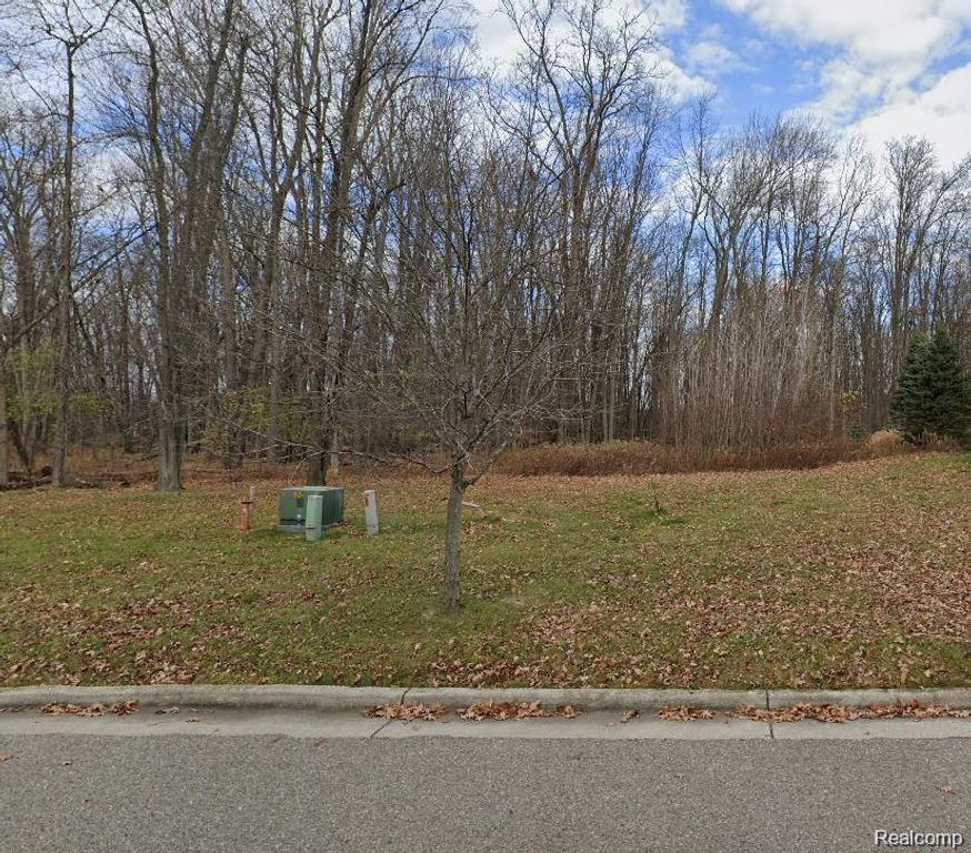 Unit 52 Edgewood Drive, Grand Blanc, MI 48439