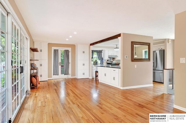 13576 Walnut Street, Omaha, NE 68144