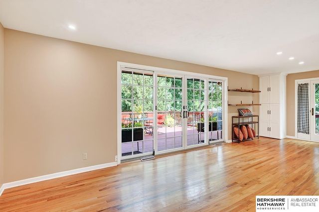13576 Walnut Street, Omaha, NE 68144