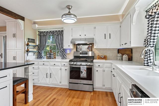 13576 Walnut Street, Omaha, NE 68144