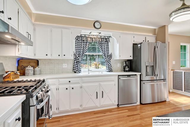 13576 Walnut Street, Omaha, NE 68144