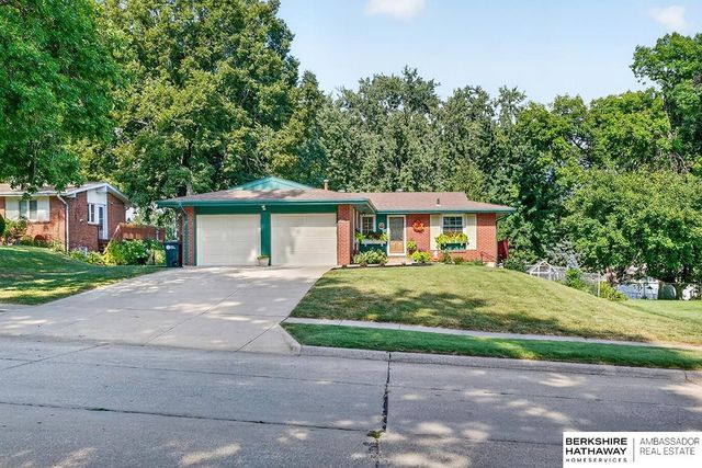 13576 Walnut Street, Omaha, NE 68144