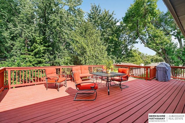13576 Walnut Street, Omaha, NE 68144