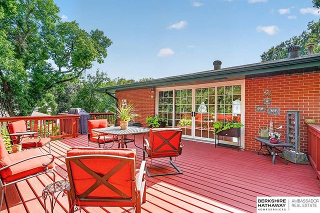 13576 Walnut Street, Omaha, NE 68144