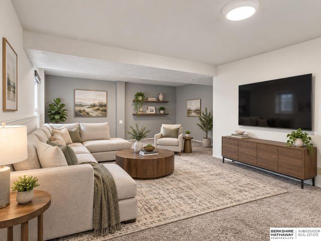 13576 Walnut Street, Omaha, NE 68144