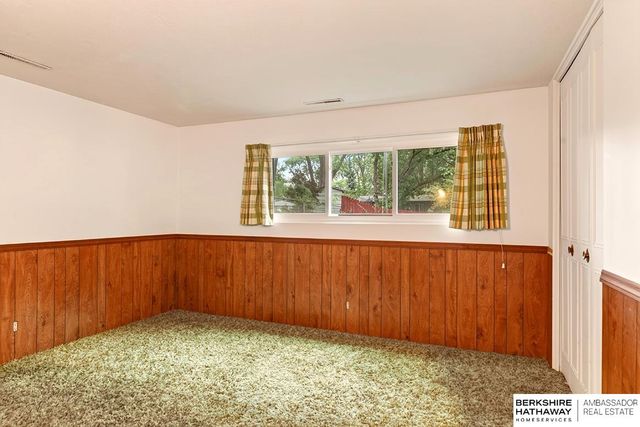 13576 Walnut Street, Omaha, NE 68144