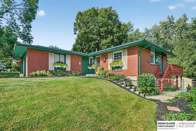 13576 Walnut Street, Omaha, NE 68144