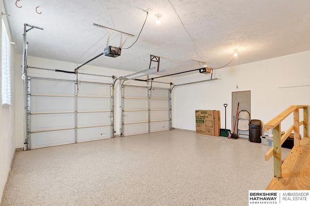 13576 Walnut Street, Omaha, NE 68144