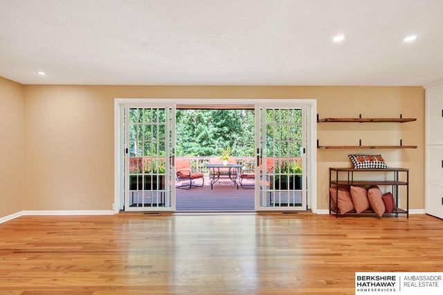 13576 Walnut Street, Omaha, NE 68144
