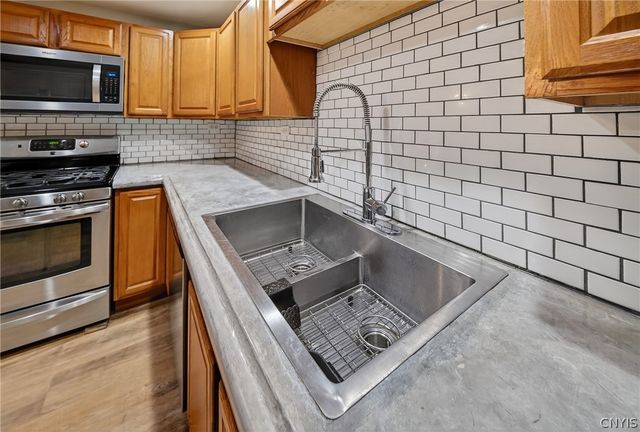 8485 Chinkapin Circle, Cicero, NY 13039
