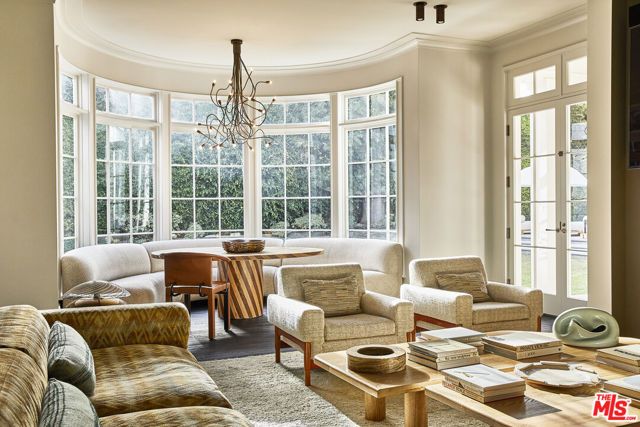 12921 MARLBORO Street, Los Angeles, CA 90049