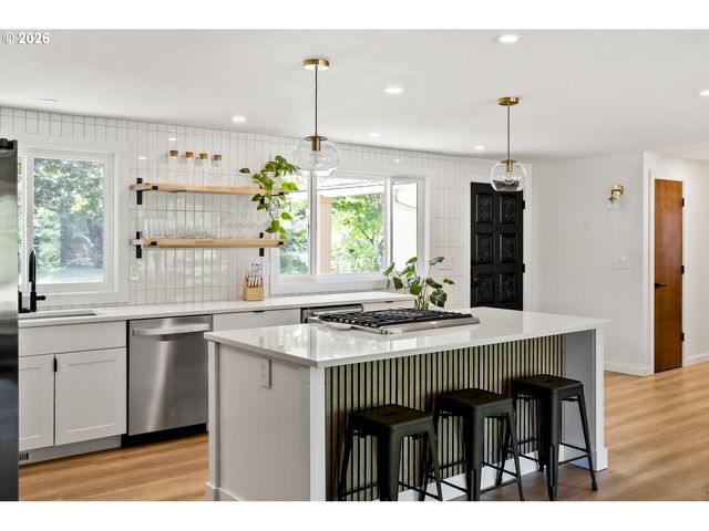 17340 Ne WOODLAND LOOP Rd, Yamhill, OR 97148