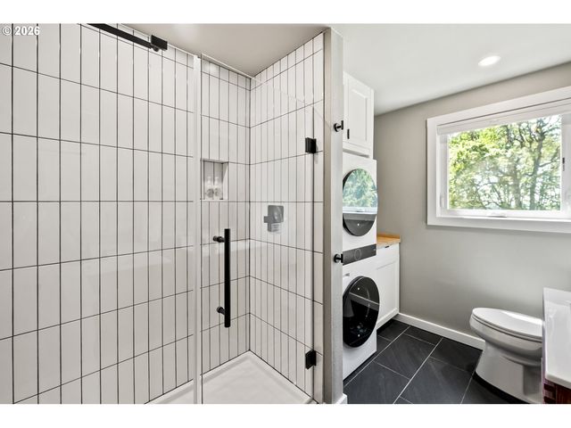 17340 Ne WOODLAND LOOP Rd, Yamhill, OR 97148