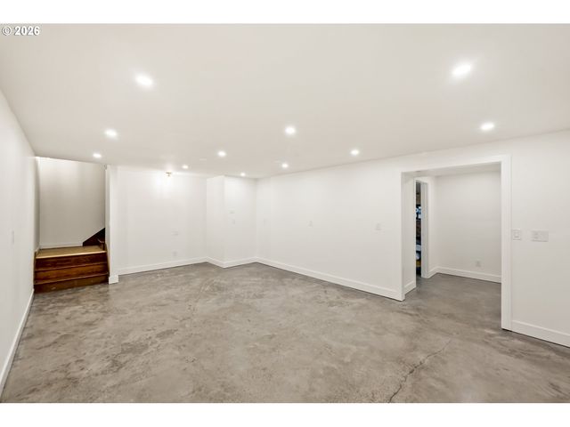 17340 Ne WOODLAND LOOP Rd, Yamhill, OR 97148