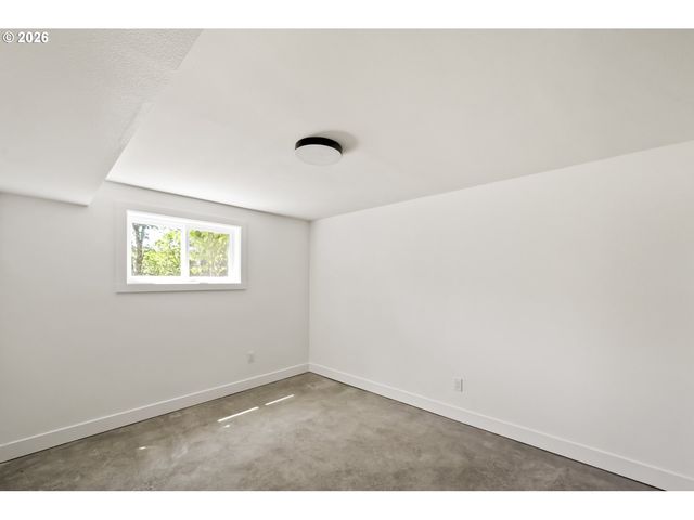 17340 Ne WOODLAND LOOP Rd, Yamhill, OR 97148