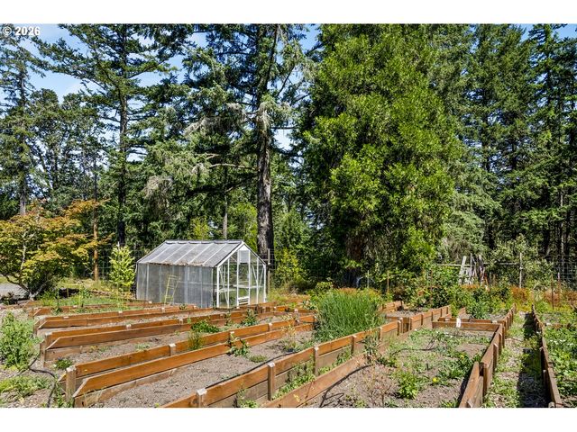 17340 Ne WOODLAND LOOP Rd, Yamhill, OR 97148