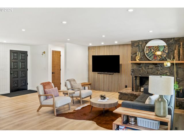 17340 Ne WOODLAND LOOP Rd, Yamhill, OR 97148