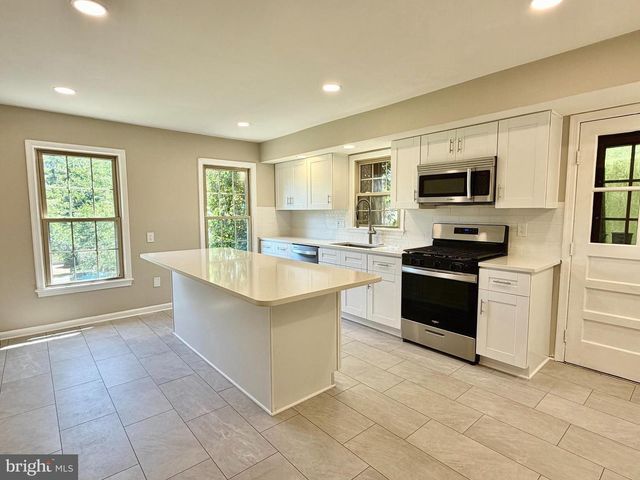 9106 JONES MILL RD, Chevy Chase, MD 20815