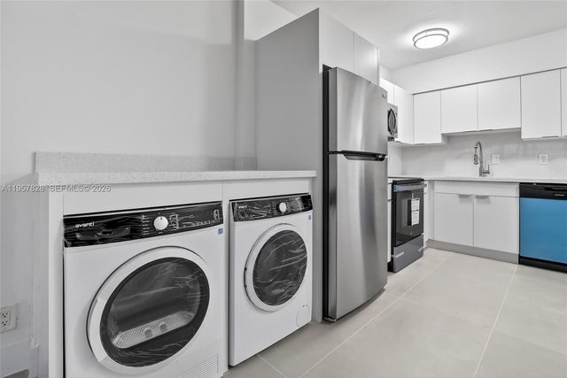 1740 Funston ST 5, Hollywood, FL 33020