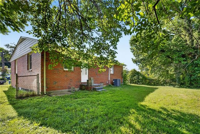 2546 Rosemary Drive, Winston-salem, NC 27105
