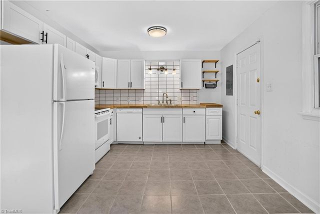 2546 Rosemary Drive, Winston-salem, NC 27105