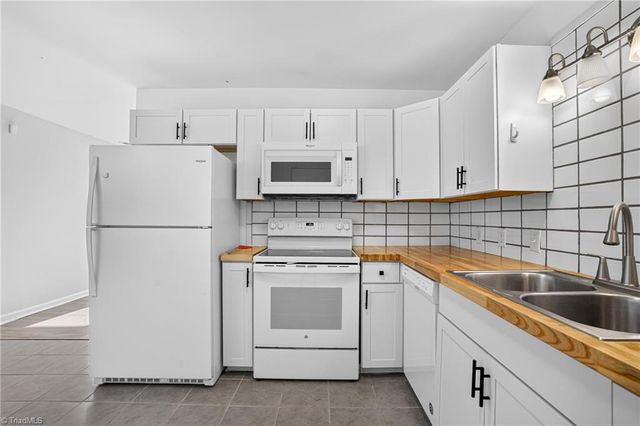 2546 Rosemary Drive, Winston-salem, NC 27105