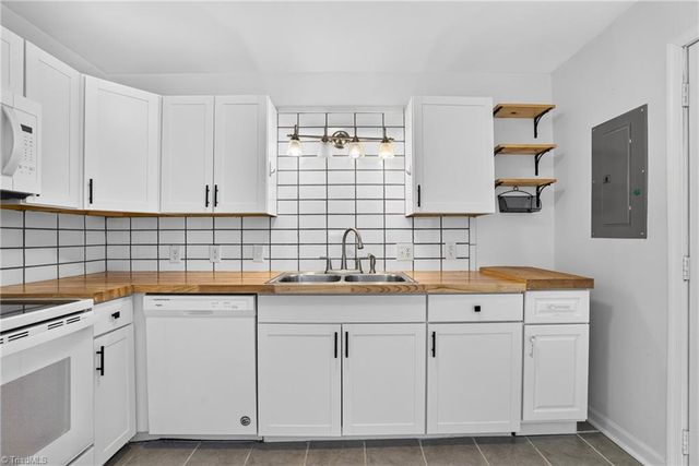 2546 Rosemary Drive, Winston-salem, NC 27105