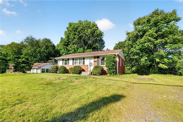 2546 Rosemary Drive, Winston-salem, NC 27105