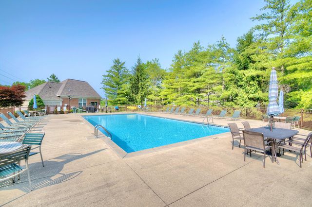 368 Shadow Ridge Drive, Cold Spring, KY 41076