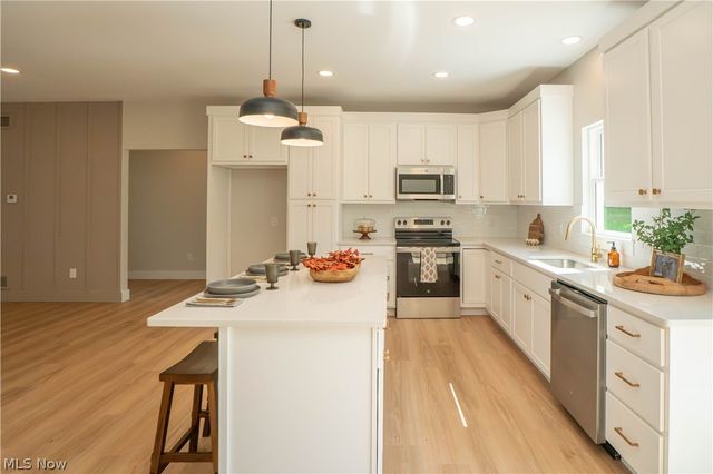 4327 Skycrest Drive NW, Canton, OH 44718