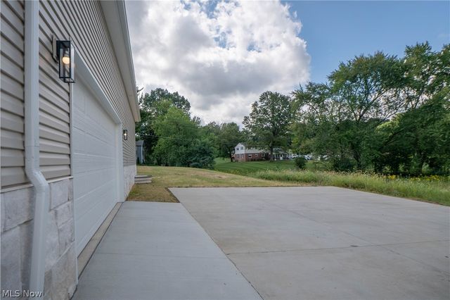4327 Skycrest Drive NW, Canton, OH 44718