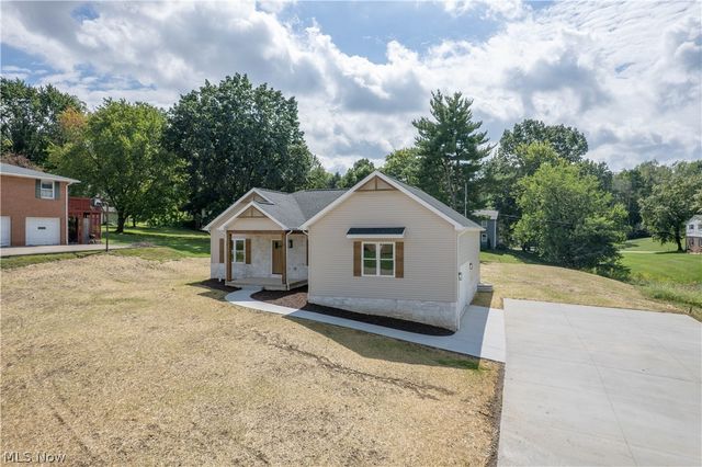 4327 Skycrest Drive NW, Canton, OH 44718