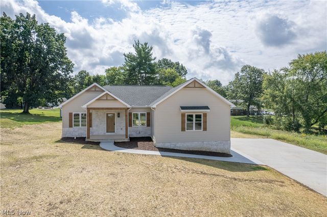 4327 Skycrest Drive NW, Canton, OH 44718