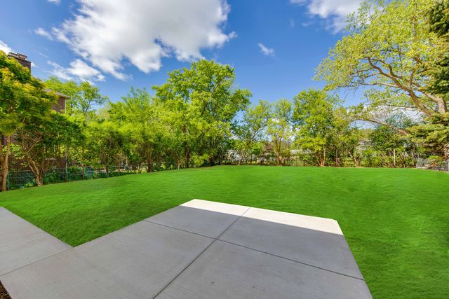 23084 N Prairie Lane, Lincolnshire, IL 60069