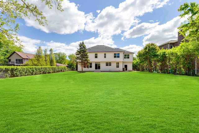 23084 N Prairie Lane, Lincolnshire, IL 60069