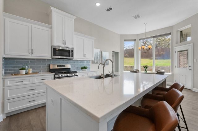 157 Fairweather Drive, Burleson, TX 76028