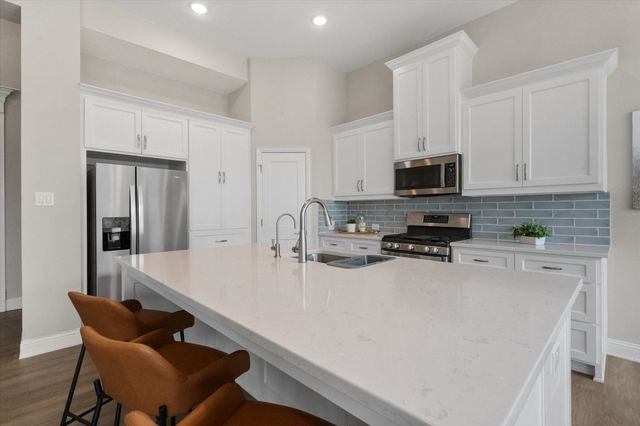 157 Fairweather Drive, Burleson, TX 76028