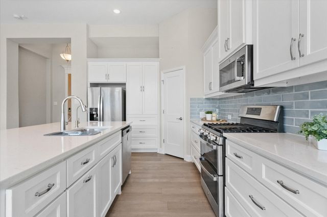 157 Fairweather Drive, Burleson, TX 76028