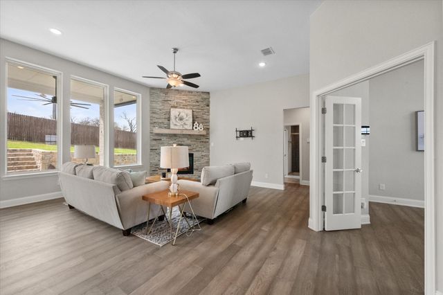 157 Fairweather Drive, Burleson, TX 76028