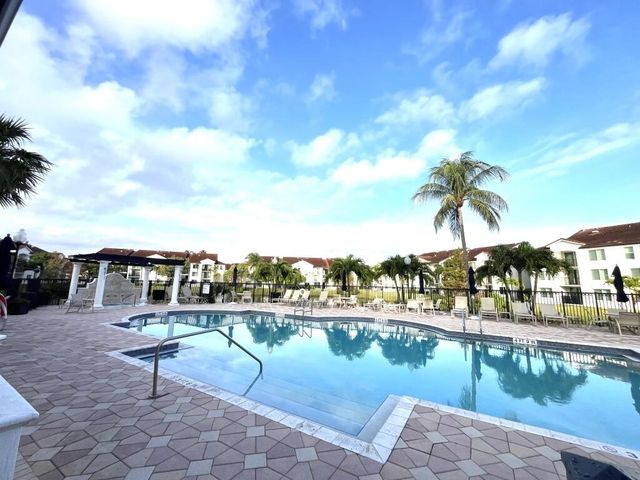 713 Villa Circle, Boynton Beach, FL 33435