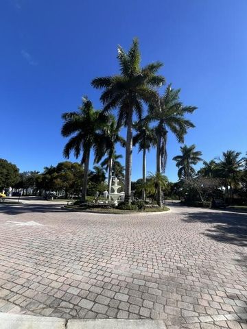 713 Villa Circle, Boynton Beach, FL 33435