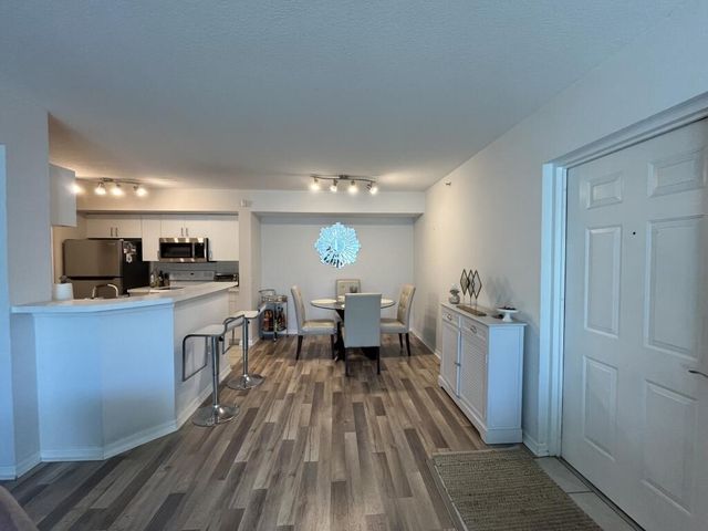 713 Villa Circle, Boynton Beach, FL 33435