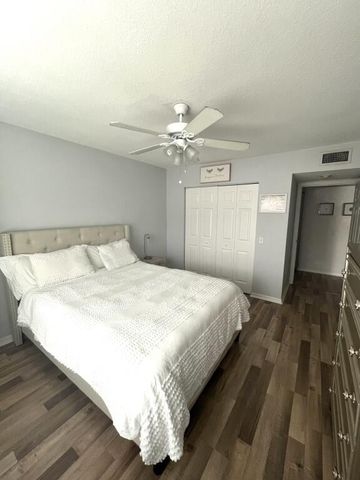 713 Villa Circle, Boynton Beach, FL 33435