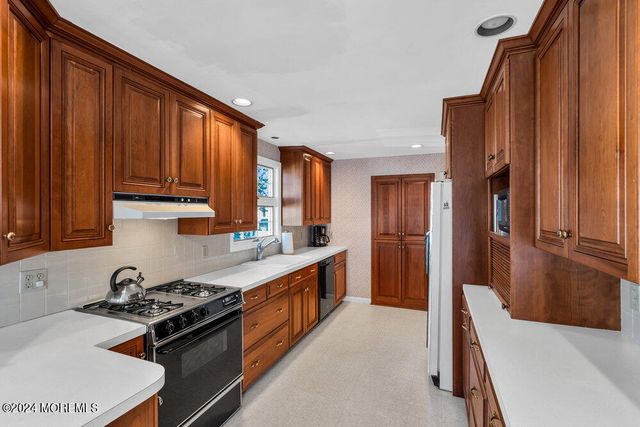 310 Brooklyn Boulevard, Sea Girt, NJ 08750