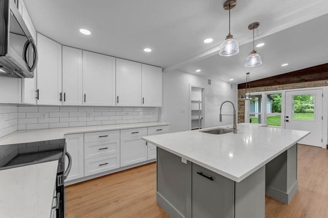 407 E Kerr ST, Burnet, TX 78611