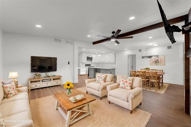 407 E Kerr ST, Burnet, TX 78611