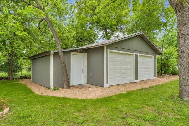 407 E Kerr ST, Burnet, TX 78611