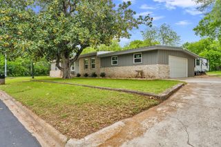 407 E Kerr ST, Burnet, TX 78611