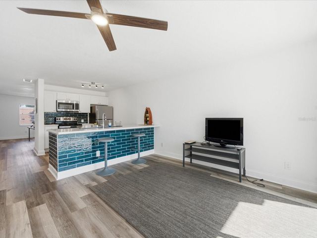 9009 TUDOR DRIVE G206, Tampa, FL 33615