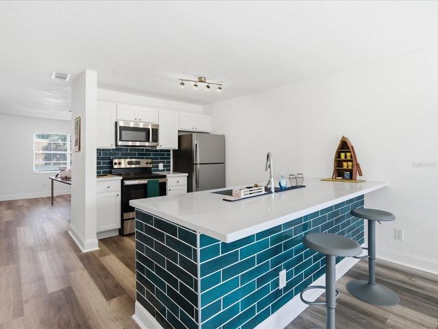 9009 TUDOR DRIVE G206, Tampa, FL 33615